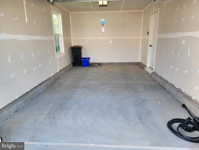 Building Photo - 619 Laurelwood Cir