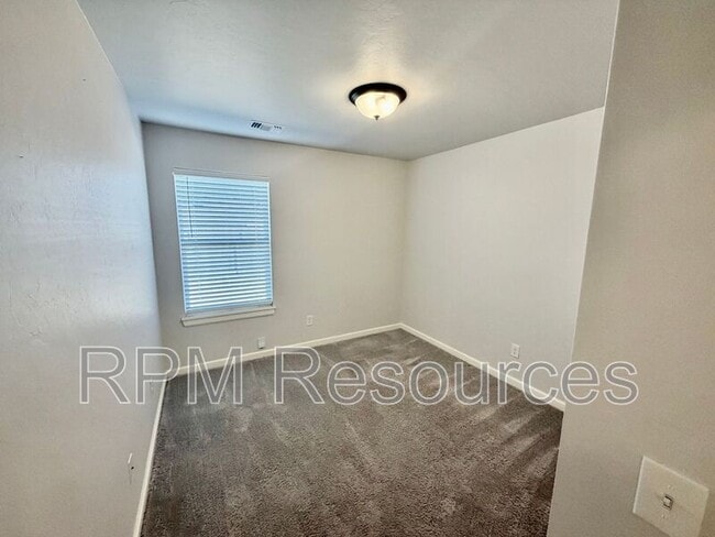 Building Photo - 412 Kearny Ln