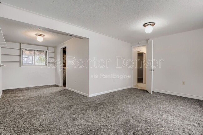 Building Photo - 949 Olathe St