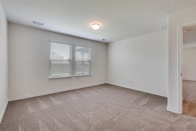 Building Photo - 749 Windsor Dr