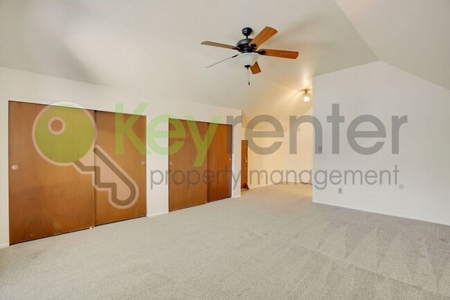 Building Photo - 809 N Hobson Ave