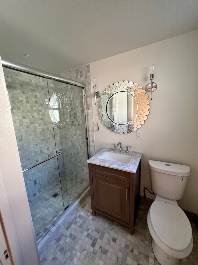 Building Photo - 1039 Humboldt St