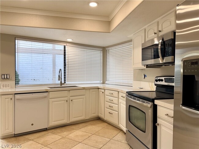 Building Photo - 3416 Cll Del Torre