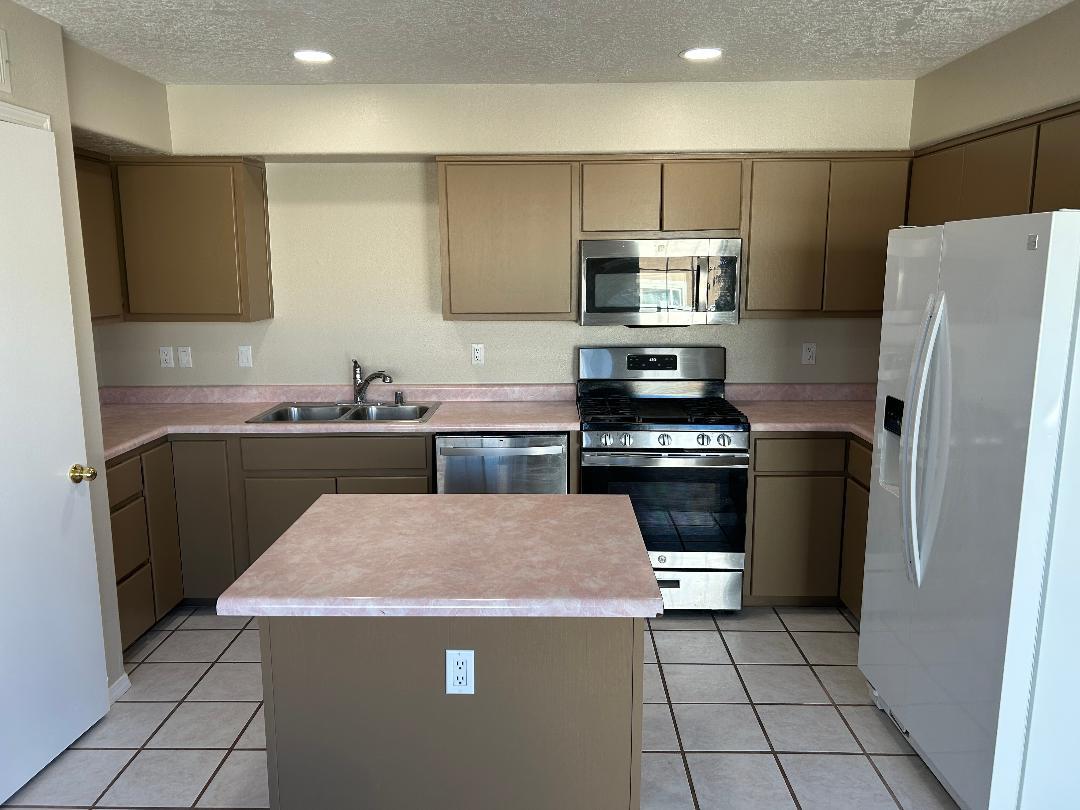 Building Photo - 6609 Saint Josephs Ave NW