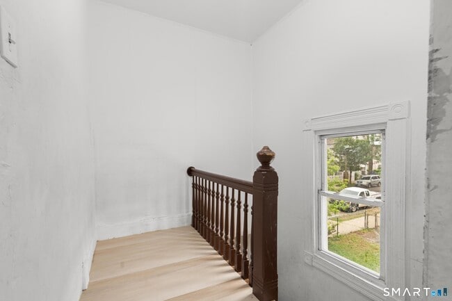 Building Photo - 354 Poplar St