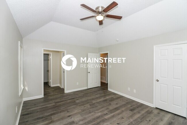 Building Photo - 3 Bedroom Pet-Friendly Home in Olive Branch, MS with Main Street Renewal