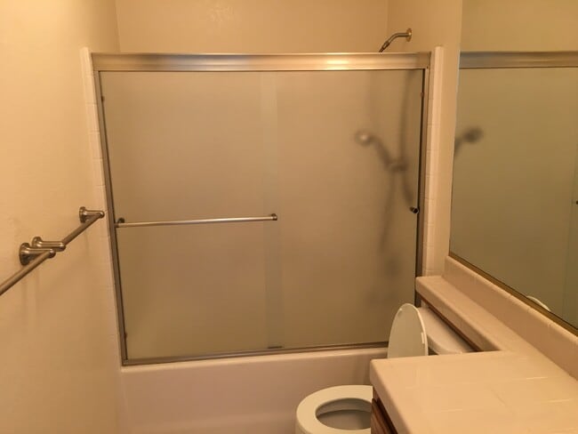Building Photo - GORGEOUS CLOVIS UNIFIED 4 BEDROOM HOME!