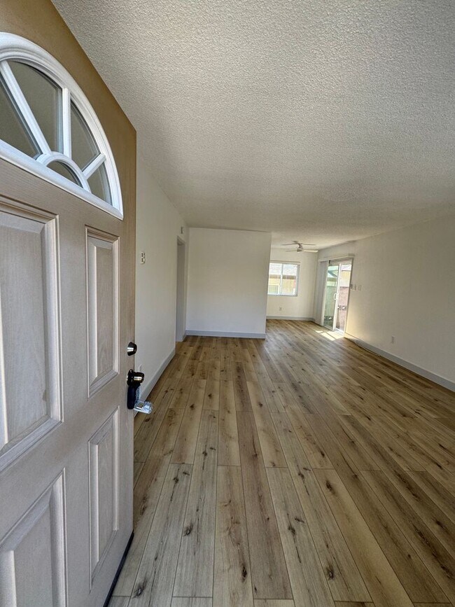 Interior Photo - 3720 Emerald St