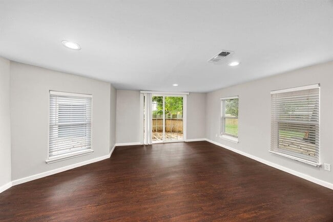 Building Photo - 24402 Pine Canyon Dr