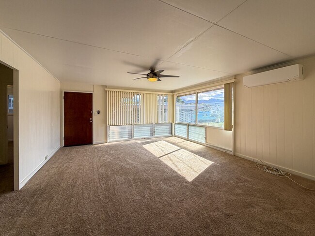 Building Photo - Kailua, SFH, Spacious Yard, Carport, Private W/D