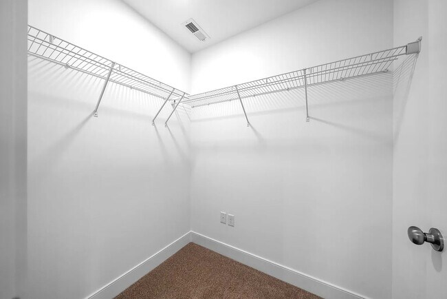 Building Photo - 3029 Howell Aly