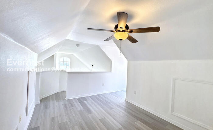 Building Photo - 9114 Lake Chase Island Way
