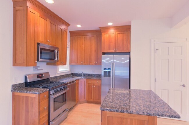 Building Photo - 14 Peterson Ter