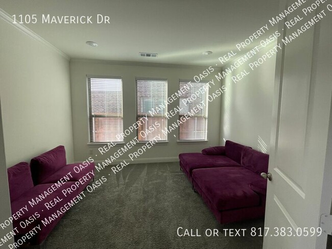 Building Photo - 1105 Maverick Dr