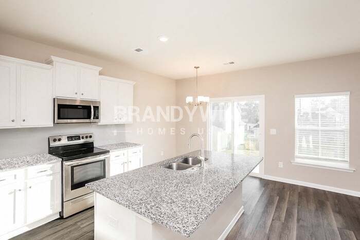 Building Photo - 519 Glenmanor Dr