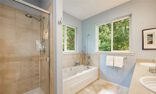 Building Photo - A Beautiful 3-bedroom 2 bath Birch Bay Village! Short term lease available.