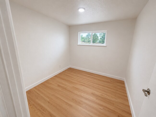 Building Photo - 1303 Otis St