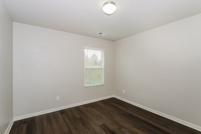 Building Photo - 7012 Blackberry Dr