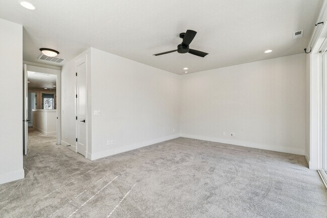 Building Photo - 3243 S Sedgebrook Ln