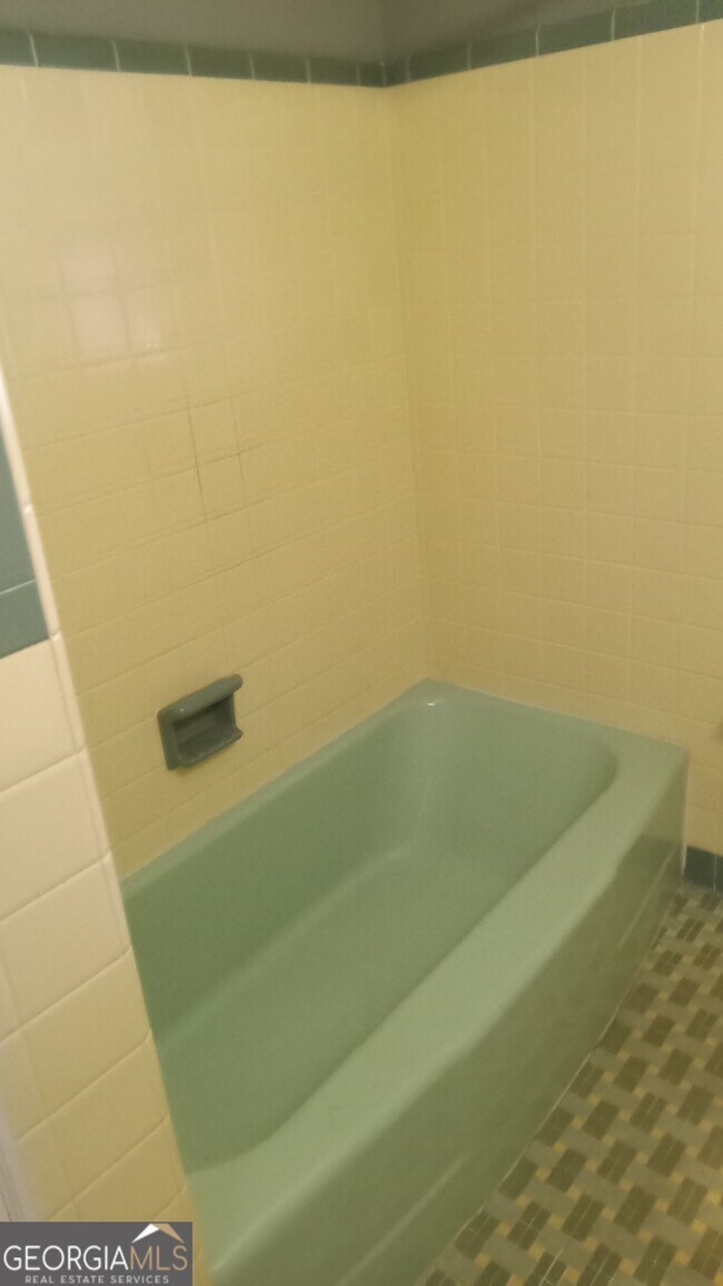 Building Photo - 81 Woodruff St