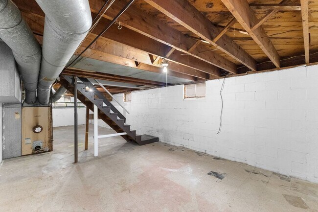 Building Photo - 384-386 South Napoleon Avenue - 386 S. Napoleon Avenue