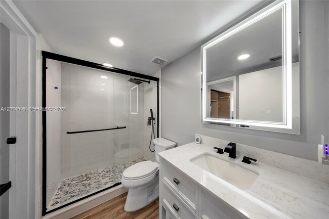 Building Photo - 7601 E Treasure Dr