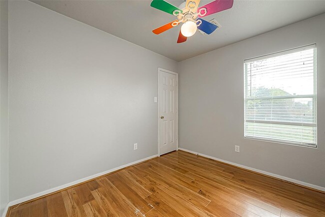 Building Photo - 1202 Sabine Brook Way