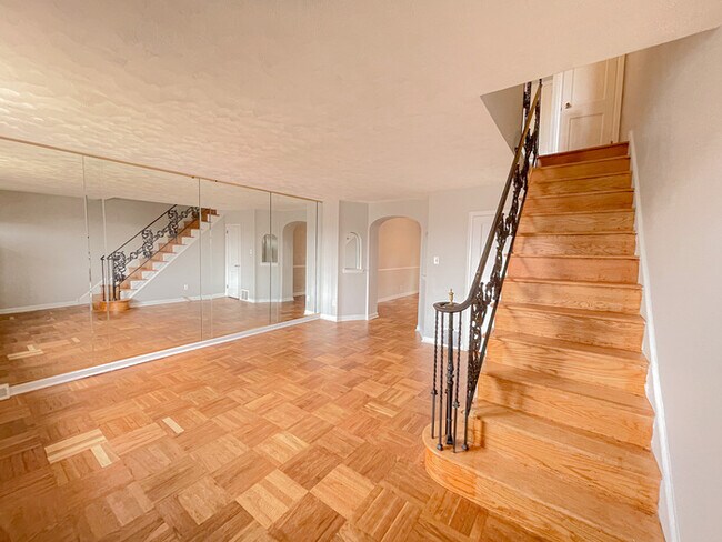 Building Photo - 3 bedroom house in Tacony
