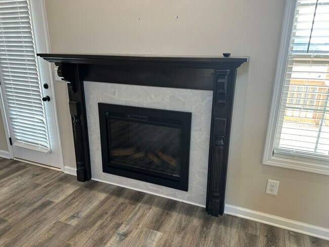 Building Photo - 3 Bedroom Home with Massive Bonus Room for Rent!