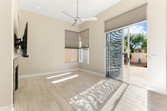 Building Photo - 11811 E Terra Dr