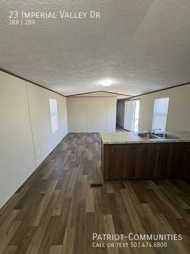 Building Photo - 23 Imperial Valley Dr