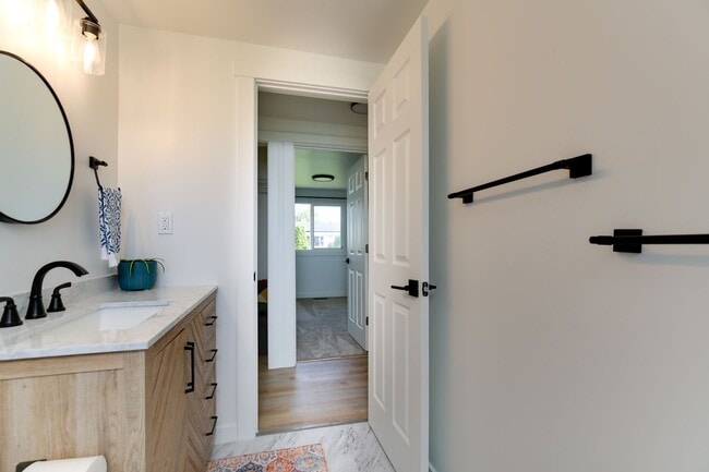 Building Photo - **Comfortable Oak Harbor Rambler Available...