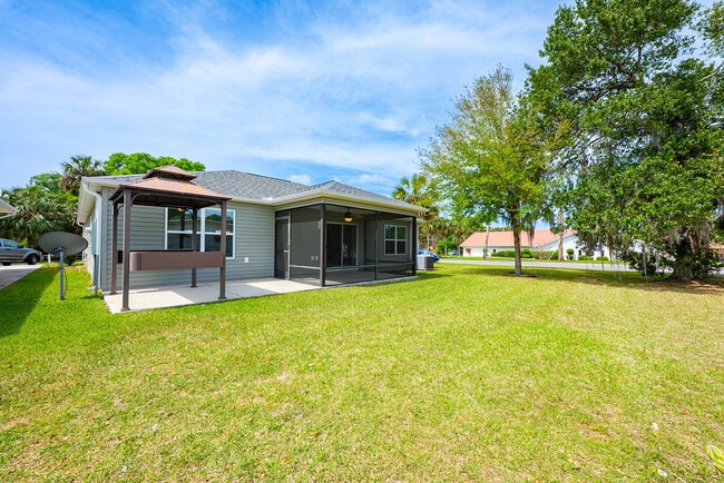 Building Photo - 1329 Paradise Dr