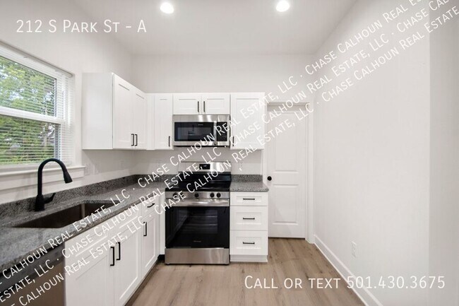Building Photo - 212 S Park St