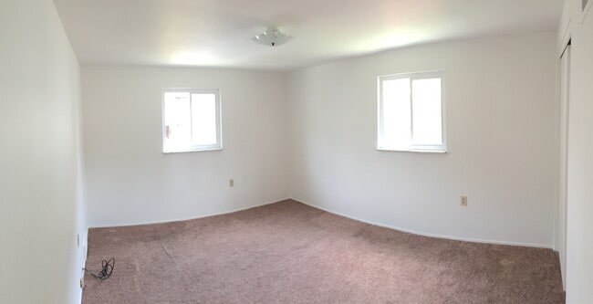 Building Photo - 1001 Hansen St