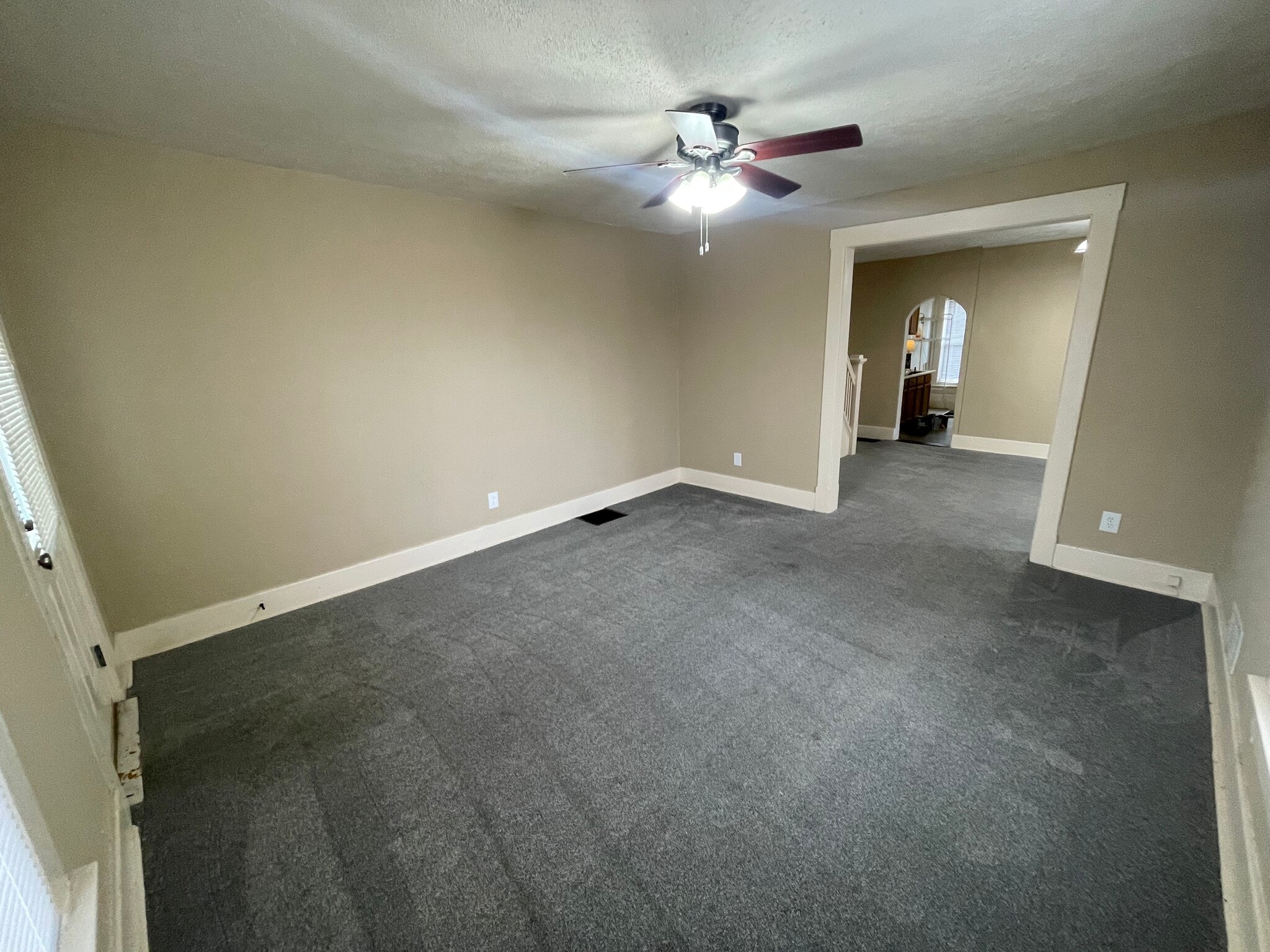 Building Photo - 633 S 16th St