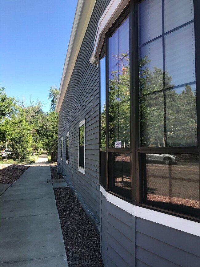 West side of building - 302 E Uintah St