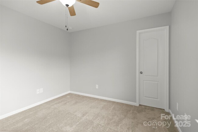 Building Photo - 131 Cherry Bark Dr