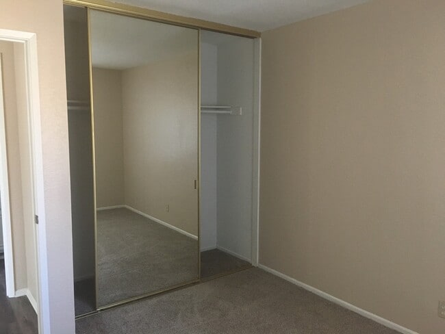 Building Photo - Stunning 5-Bedroom Home for Rent in Desirable Corona Neighborhood!