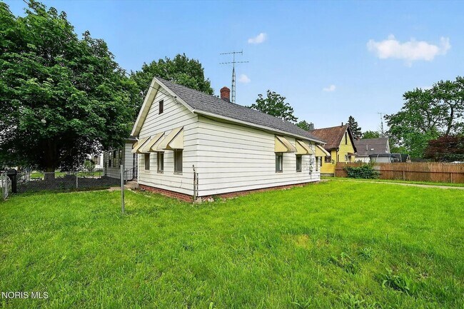 Building Photo - 2938 Chase St