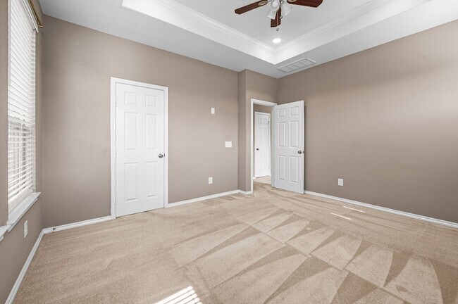 Building Photo - 9312 Bauer Vista Dr