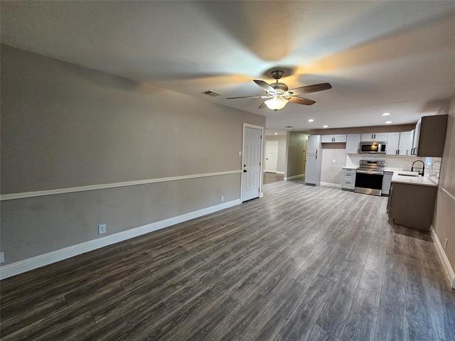 Building Photo - 800 Valley View Dr