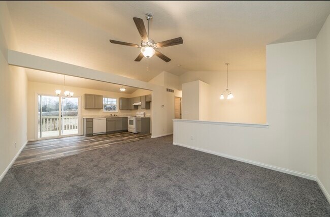 Building Photo - 9834 Codyview Dr