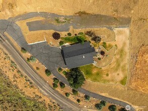 Building Photo - Home with a view for rent in Ephrata