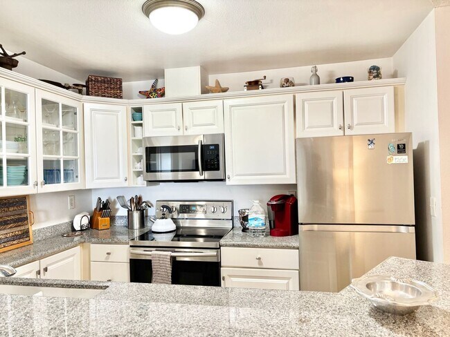 Building Photo - 1 Bedroom | Resort-Style Amenities | Walk to the Beach | Channel Islands Waterfront | Monthly Fur...