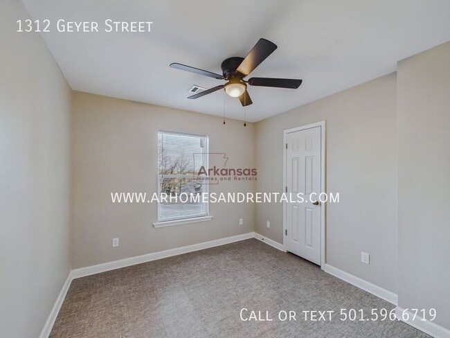 Building Photo - 1312 Geyer St