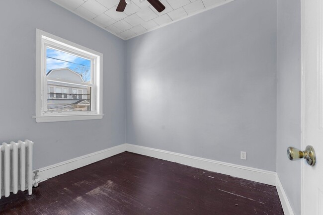 Building Photo - 327 Columbia Ave