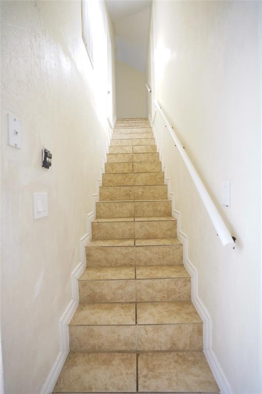 Building Photo - 14106 Glen Canon Ln