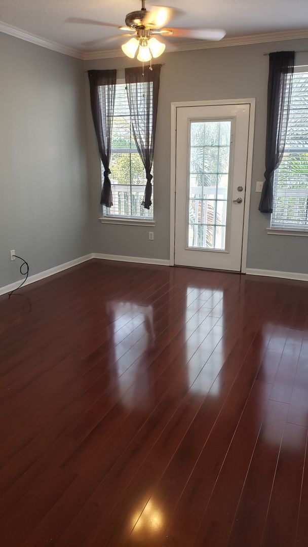 Building Photo - Large 1 Bedroom / 1 Bathroom Condo with Water Fountain View in Downtown Orlando!