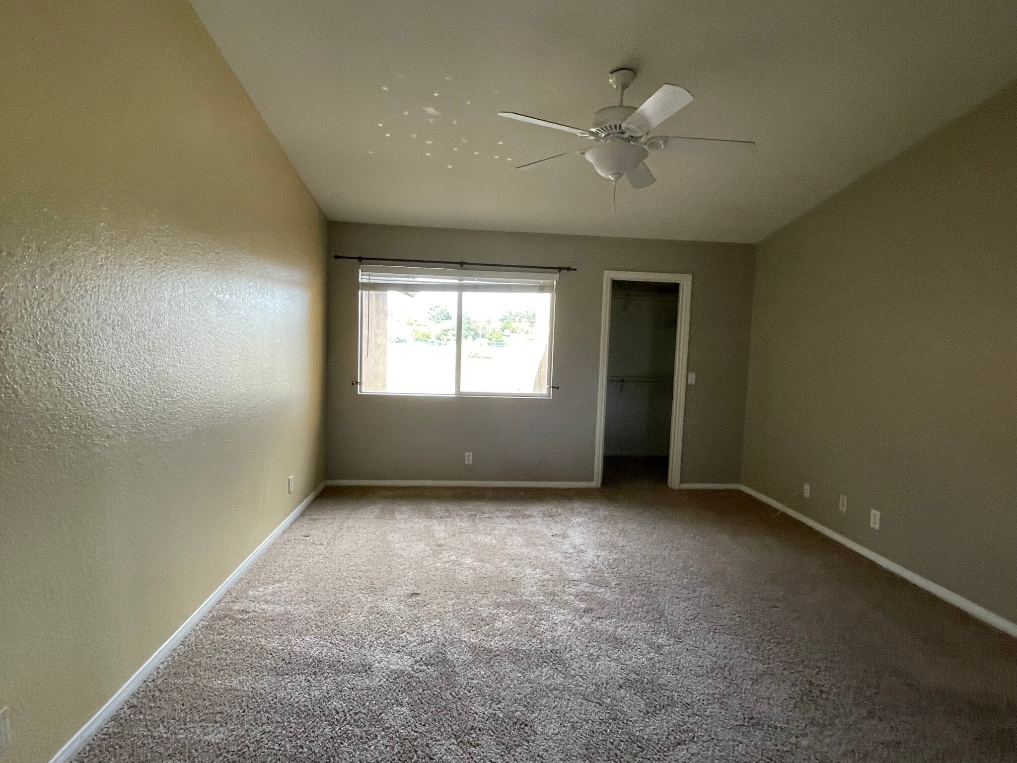 Building Photo - 42140 Lyndie Ln